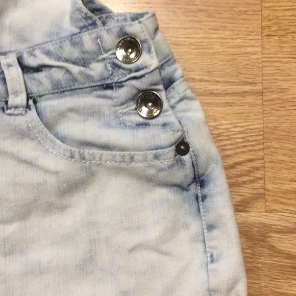 Light washed Denim overalls - Picture 2 of 4